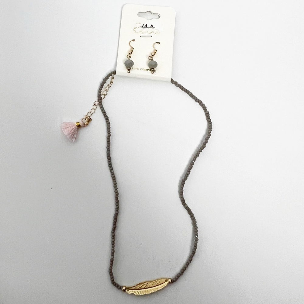 NWT Ella's Earrings and necklace with feather and tassel - Picture 5 of 5